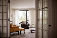 Solid Wood European 5 Star Hotel Furniture Luxury Customized